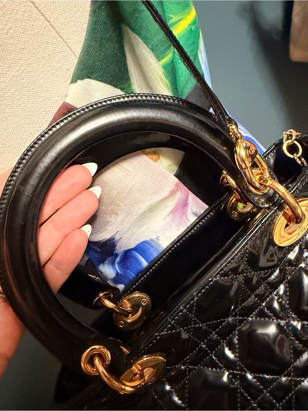 Lady Dior Medium Bag Black Patent Cannage Calfskin with Gold Hardware - Picture 7 of 16